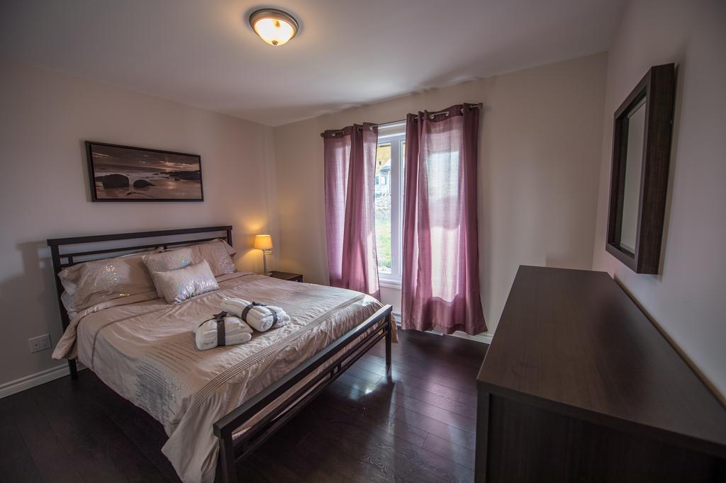 Les Chalets Huppes Du Massif Petite-Riviere-Saint-Francois Room photo